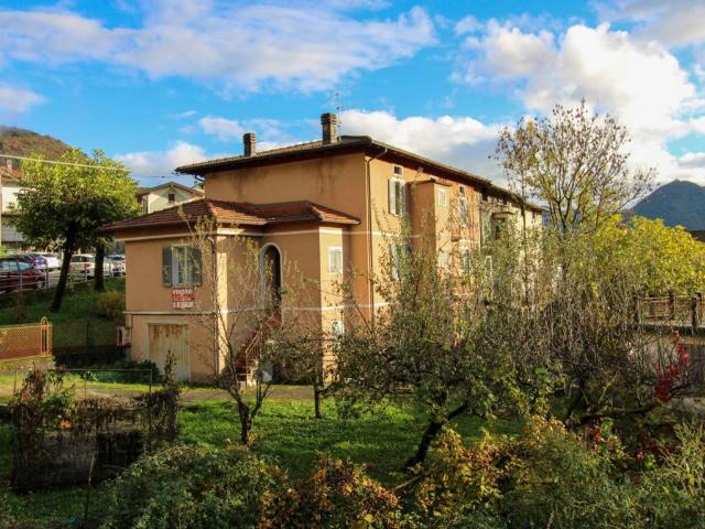 Casa indipendente in vendita a Centro Valle Intelvi CO