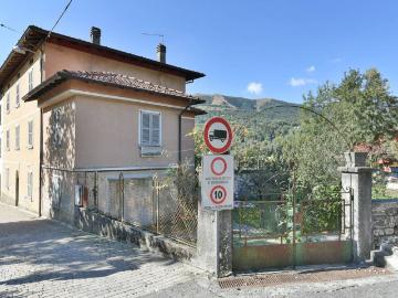 Casa indipendente in vendita a Centro Valle Intelvi CO