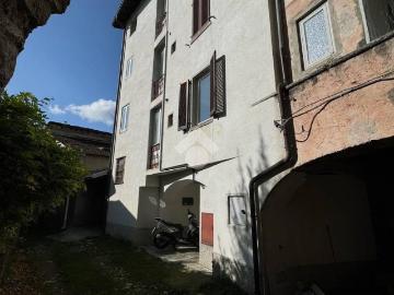 Casa indipendente in vendita a Centro Valle Intelvi CO