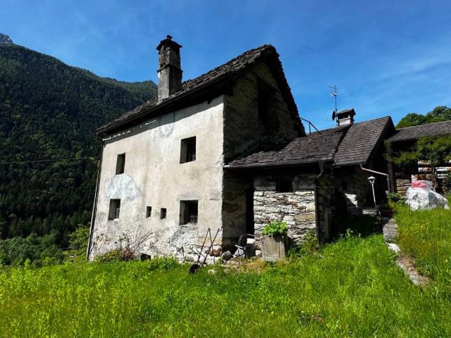 Casa indipendente in vendita a Ceppo Morelli VB