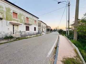 Casa indipendente in vendita a Ceppaloni BN