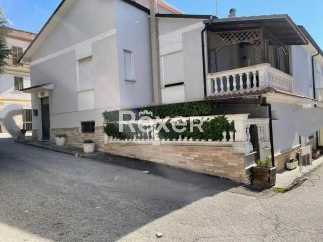 Casa indipendente in vendita a Cerchio AQ