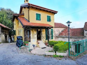 Casa indipendente in vendita a Ceranesi, Livellato