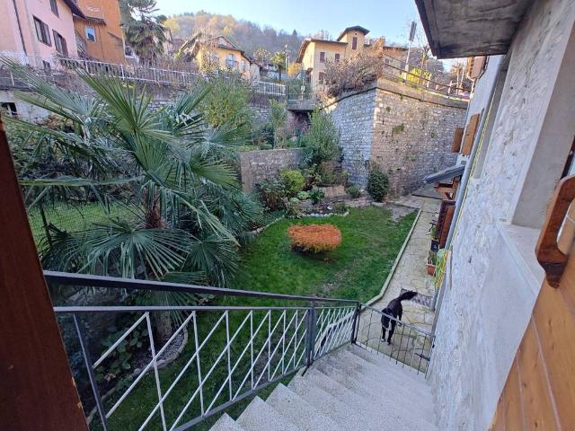 Casa indipendente in vendita a Cerano d'Intelvi CO