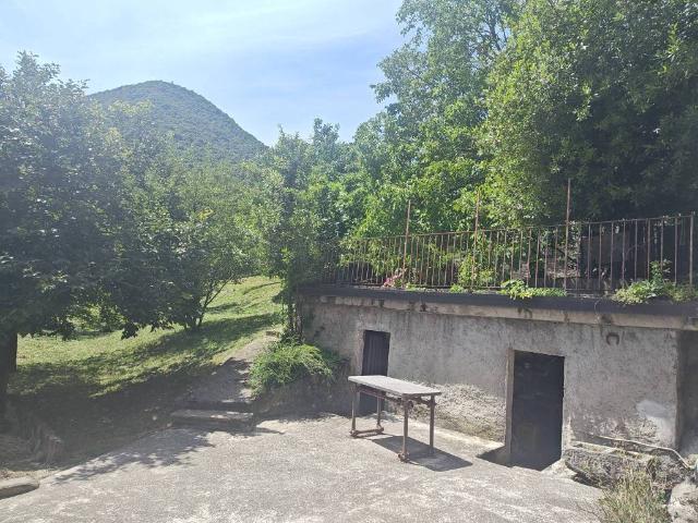 Casa indipendente in vendita a Cerano d'Intelvi CO
