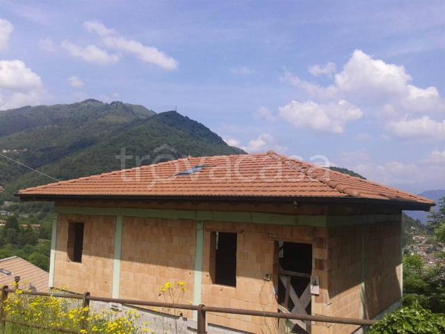 Casa indipendente in vendita a Cerano d'Intelvi via Rivolta Grazioso