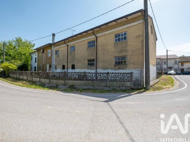 Casa indipendente in vendita a Ceresara