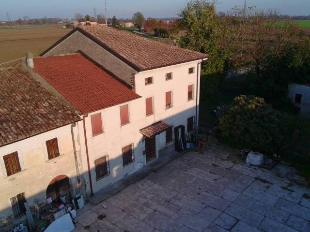 Casa indipendente in vendita a Ceresara MN