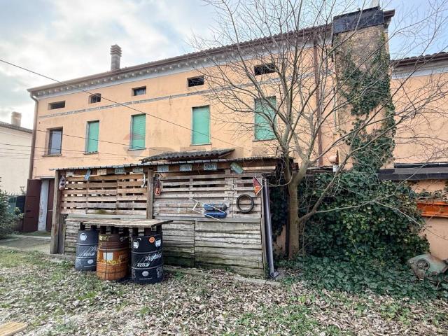 Casa indipendente in vendita a Ceresara MN