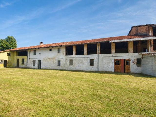 Casa indipendente in vendita a Ceresole Alba CN