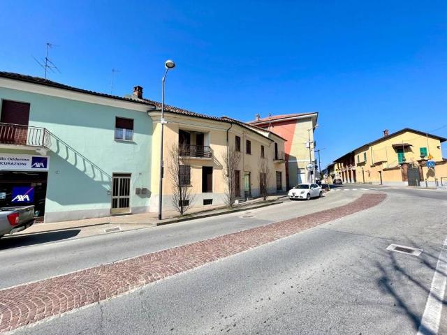Casa indipendente in vendita a Ceresole Alba CN