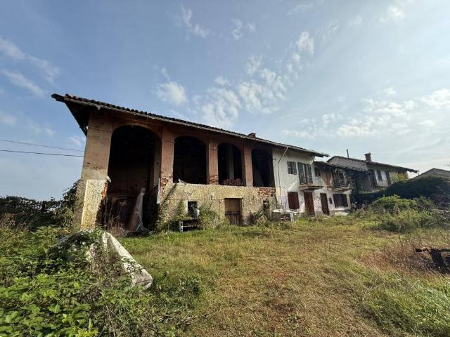 Casa indipendente in vendita a Ceresole Alba CN