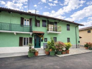 Casa indipendente in vendita a Ceresole Alba CN