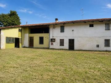 Casa indipendente in vendita a Ceresole Alba CN