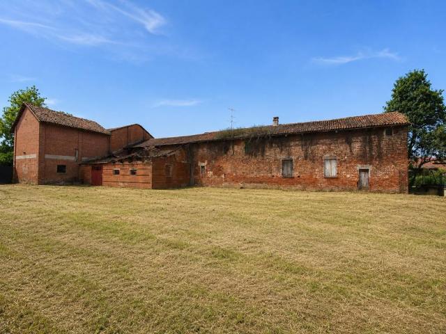Casa indipendente in vendita a Ceresole Alba CN