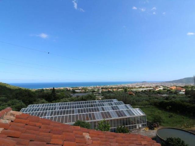 Casa indipendente in vendita a Ceriale SV
