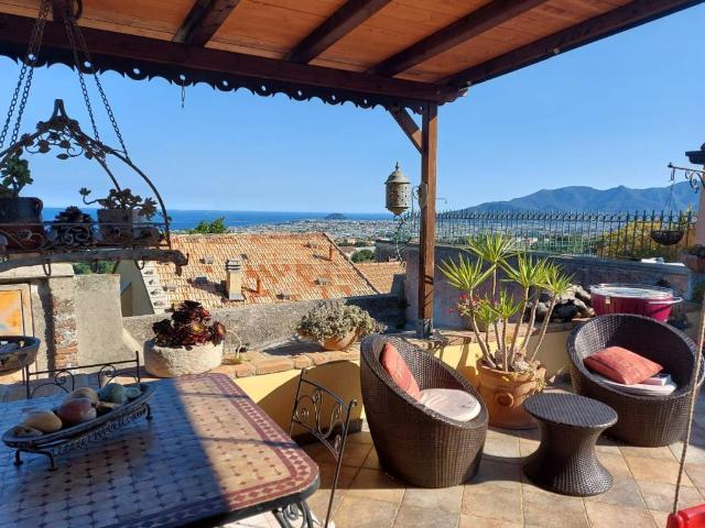 Casa indipendente in vendita a Ceriale SV