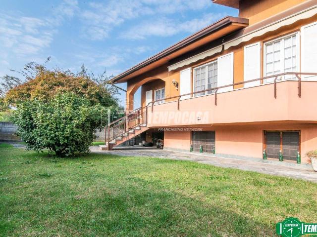 Casa indipendente in vendita a Cerro Maggiore MI