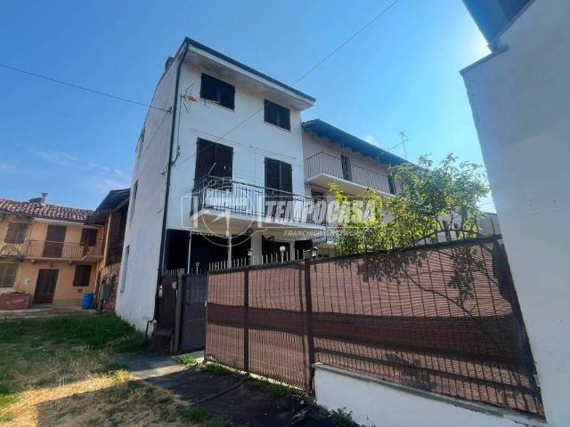 Casa indipendente in vendita a Cerro Tanaro via Cairoli 32