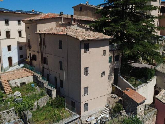 Casa indipendente in vendita a Cerreto di Spoleto PG