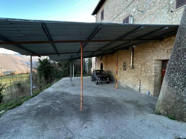 Casa indipendente in vendita a Cerreto di Spoleto PG