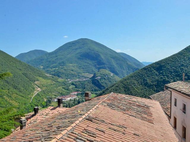 Casa indipendente in vendita a Cerreto di Spoleto PG