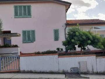 Casa indipendente in vendita a Cerreto Guidi FI