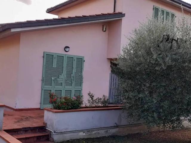 Casa indipendente in vendita a Cerreto Guidi FI