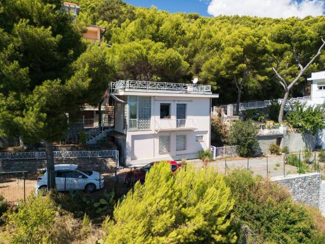 Casa indipendente in vendita a Cervo IM