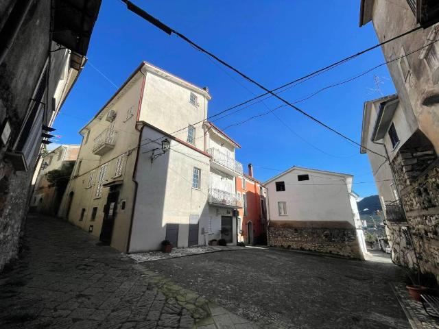 Casa indipendente in vendita a Cervaro FR