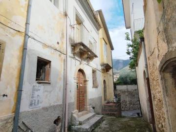 Casa indipendente in vendita a Cervaro FR