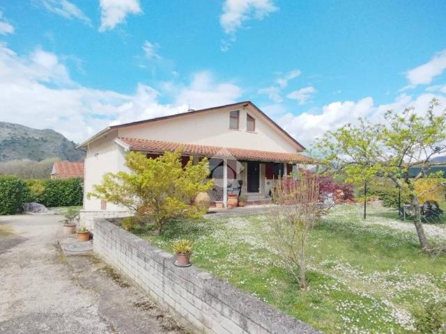 Casa indipendente in vendita a Cervaro FR