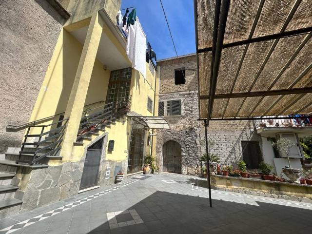 Casa indipendente in vendita a Cervaro FR