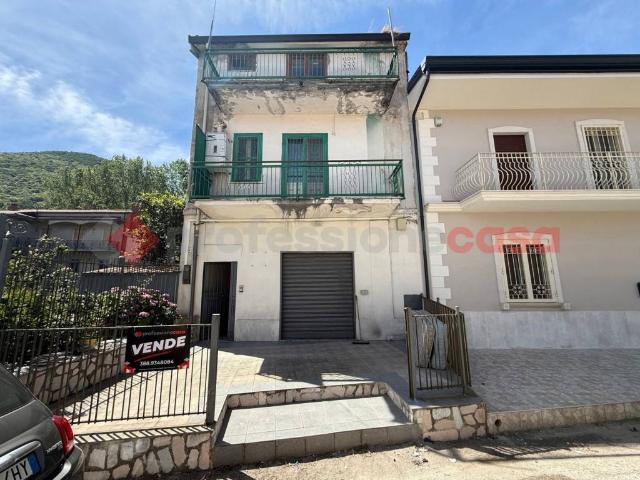 Casa indipendente in vendita a Cervinara AV