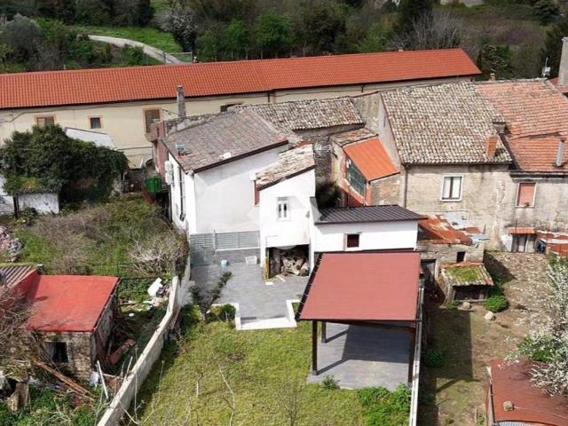 Casa indipendente in vendita a Cervinara AV