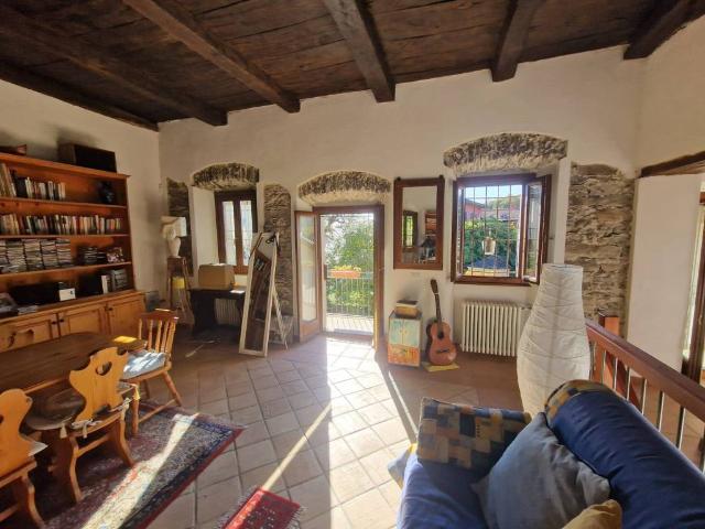 Casa indipendente in vendita a Cesara VB