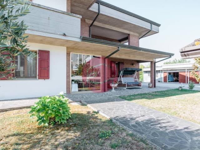 Casa indipendente in vendita a Cesena FC
