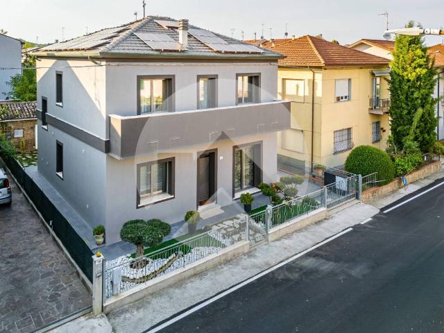 Casa indipendente in vendita a Cesena FC