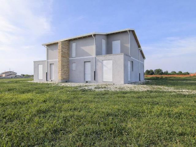 Casa indipendente in vendita a Cesena FC