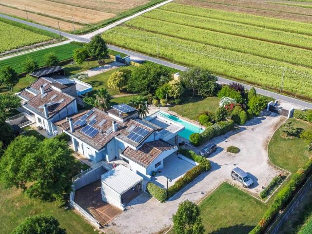 Casa indipendente in vendita a Cesenatico FC