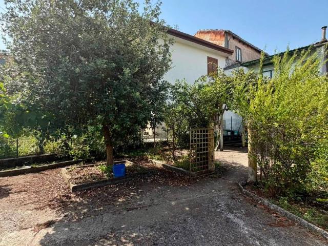 Casa indipendente in vendita a Cesinali AV