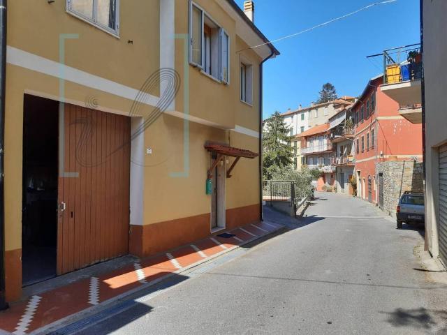 Casa indipendente in vendita a Cesio IM