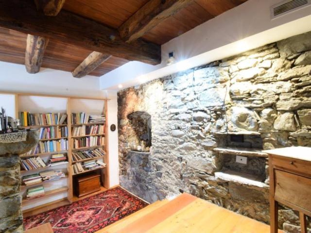Casa indipendente in vendita a Challand Saint Anselme AO