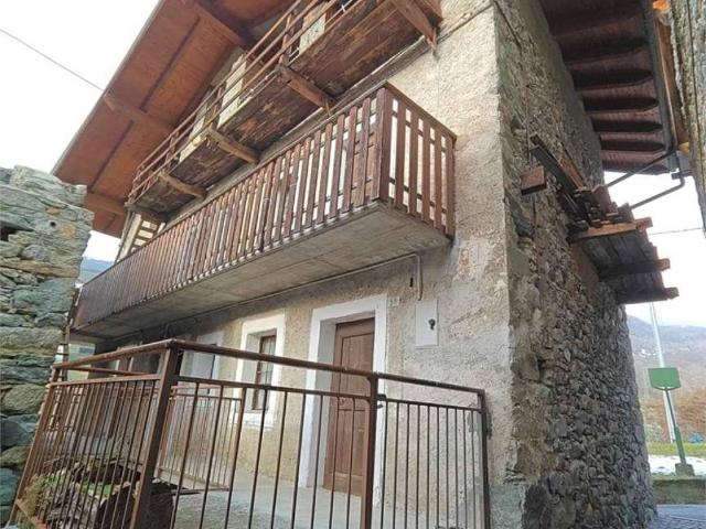 Casa indipendente in vendita a Challand Saint Victor AO