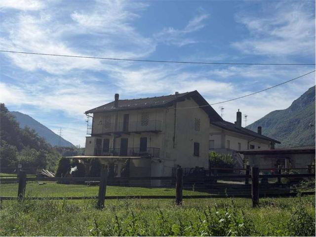 Casa indipendente in vendita a Chatillon AO