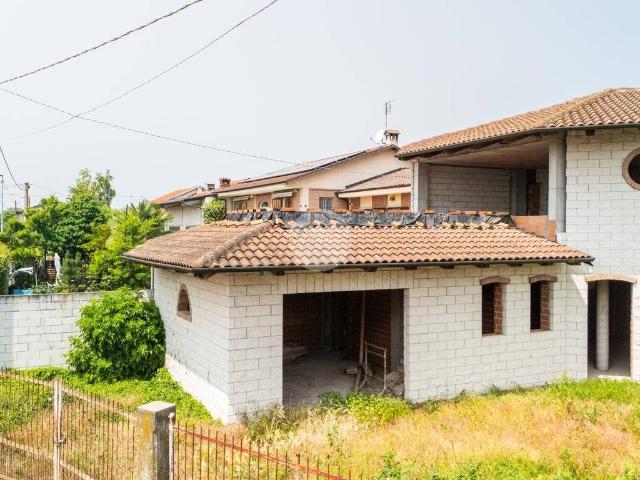 Casa indipendente in vendita a Cherasco CN