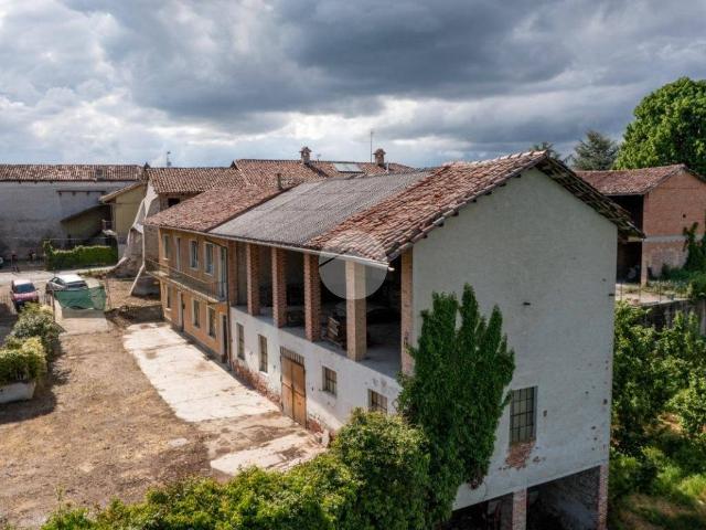 Casa indipendente in vendita a Cherasco CN