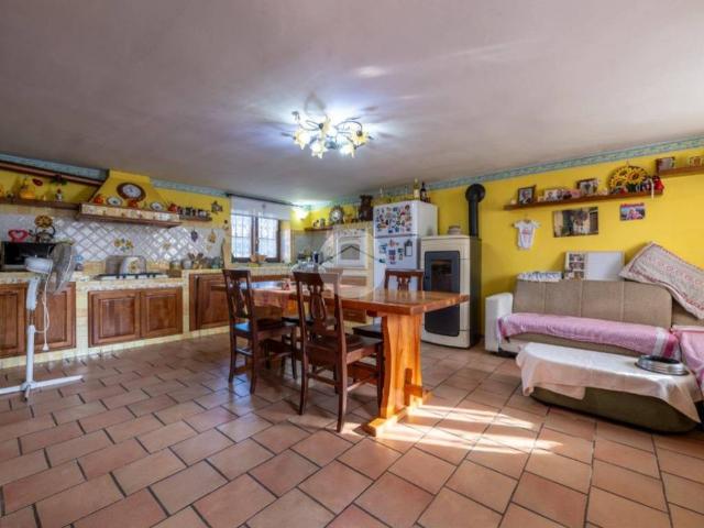 Villa in vendita a Cherasco CN