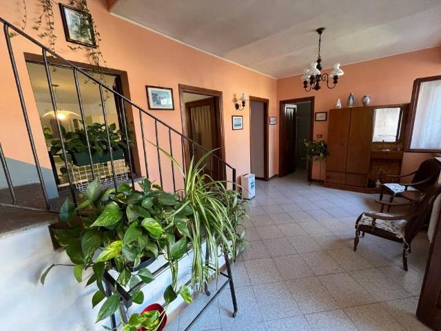 Casa indipendente in vendita a Cherasco CN