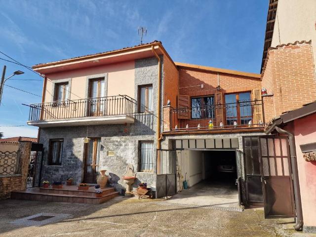 Casa indipendente in vendita a Cherasco CN